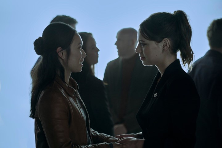 Jess Hong faces Marlo Kelly in a scene from 3 Body Problem
