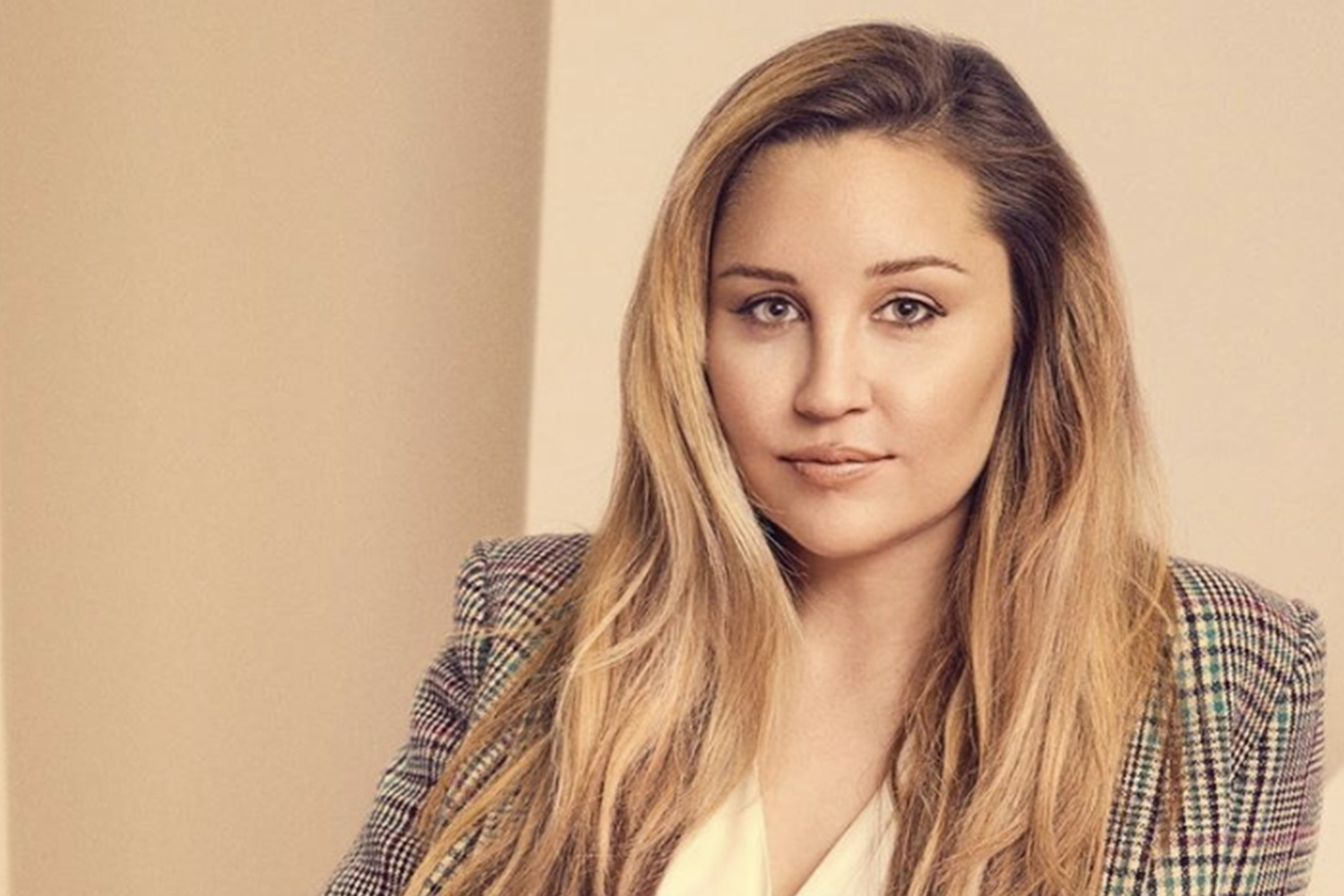 Actress Amanda Bynes interview with Paper Magazine where she discusses