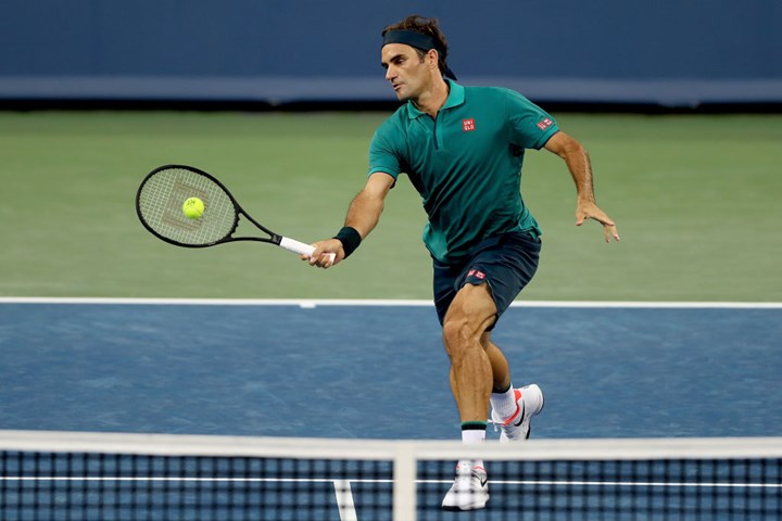 Roger Federer playing tennis at the Western & Southern Open