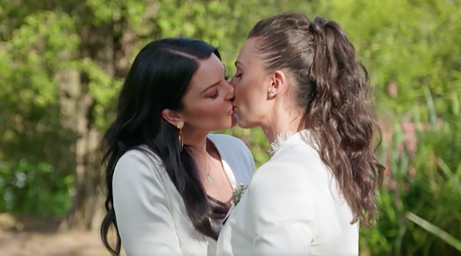 Australia's first lesbian couple to tie the knot on Married At Firs...