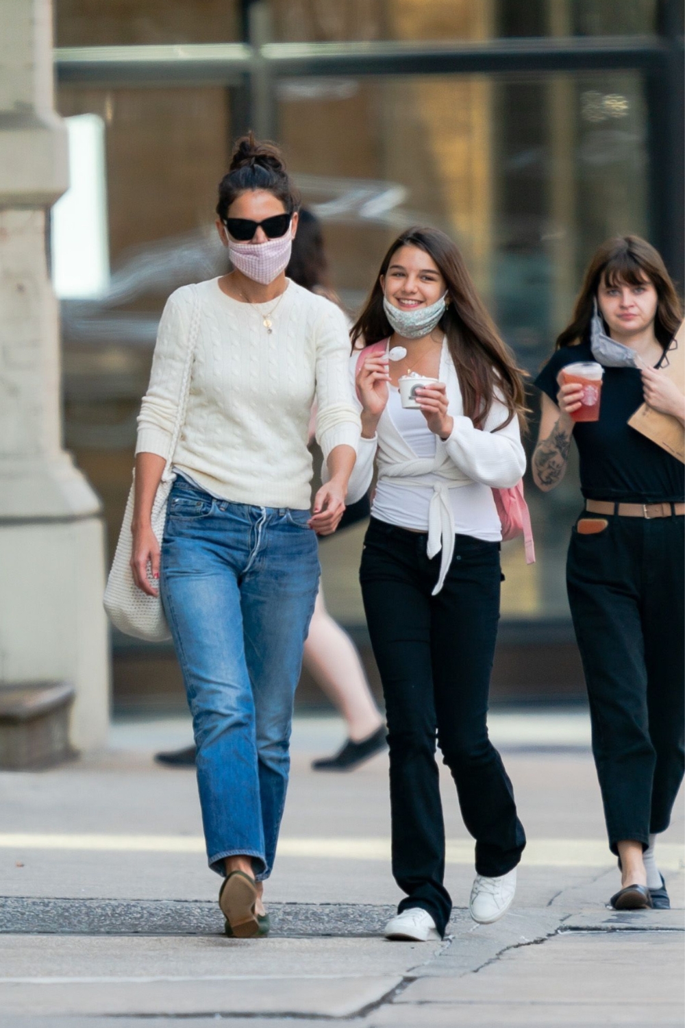 suri-cruise-katie-holmes-new-york-2020