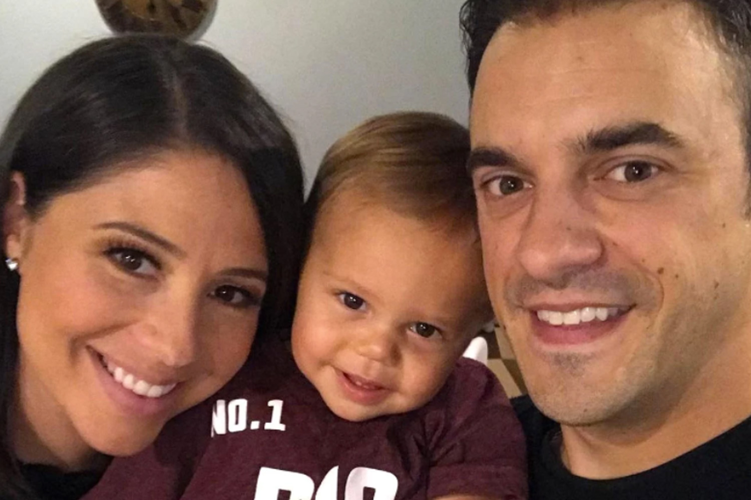 Big Brother winner reveals his wife is pregnant with their second child(02)