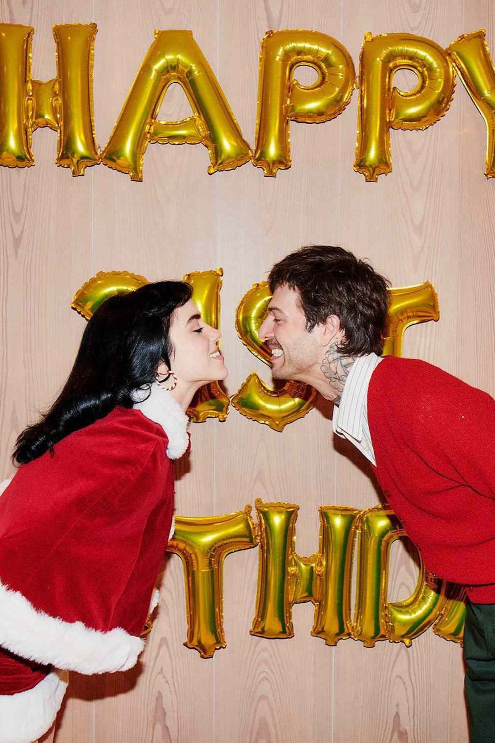 billie-eilish-jesse-rutherford-christmas
