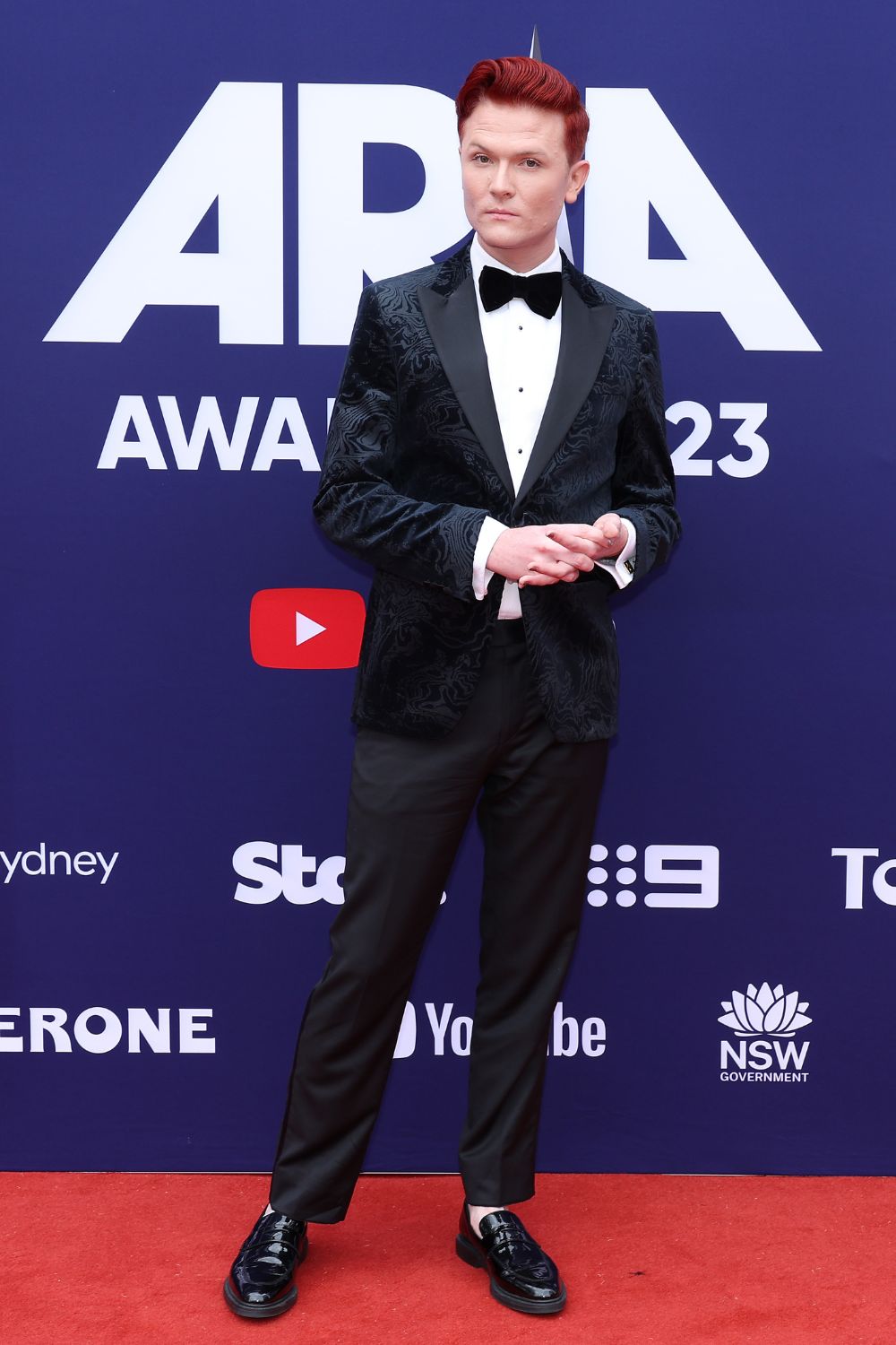 Vibrant Huge Uk Pop Star Stuns On Arias Red Carpet Photo Photography Vibrant Huge Uk Pop Star Stuns On Arias Red Carpet Photo Photography